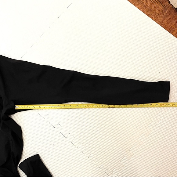 Nike Fast Dri-FIT Black Mid Rise 7/8 Leggings Reflective Zip Pocket Size XS - Picture 16 of 16